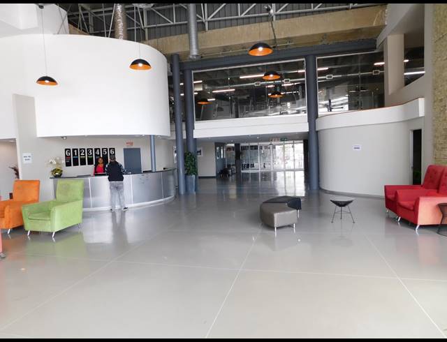 2,000M² OFFICE TO LET IN FERNDALE